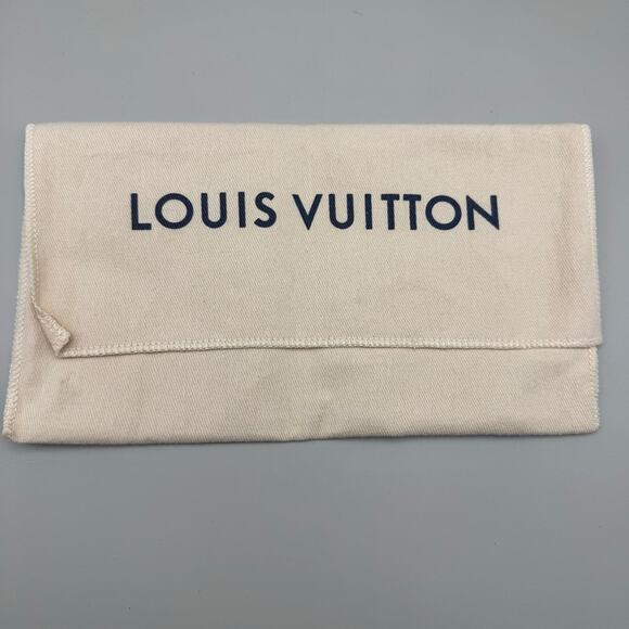 Louis Vuitton Holiday 2023 Shopping Bag and Small Dust Bag - Picture 3 of 16